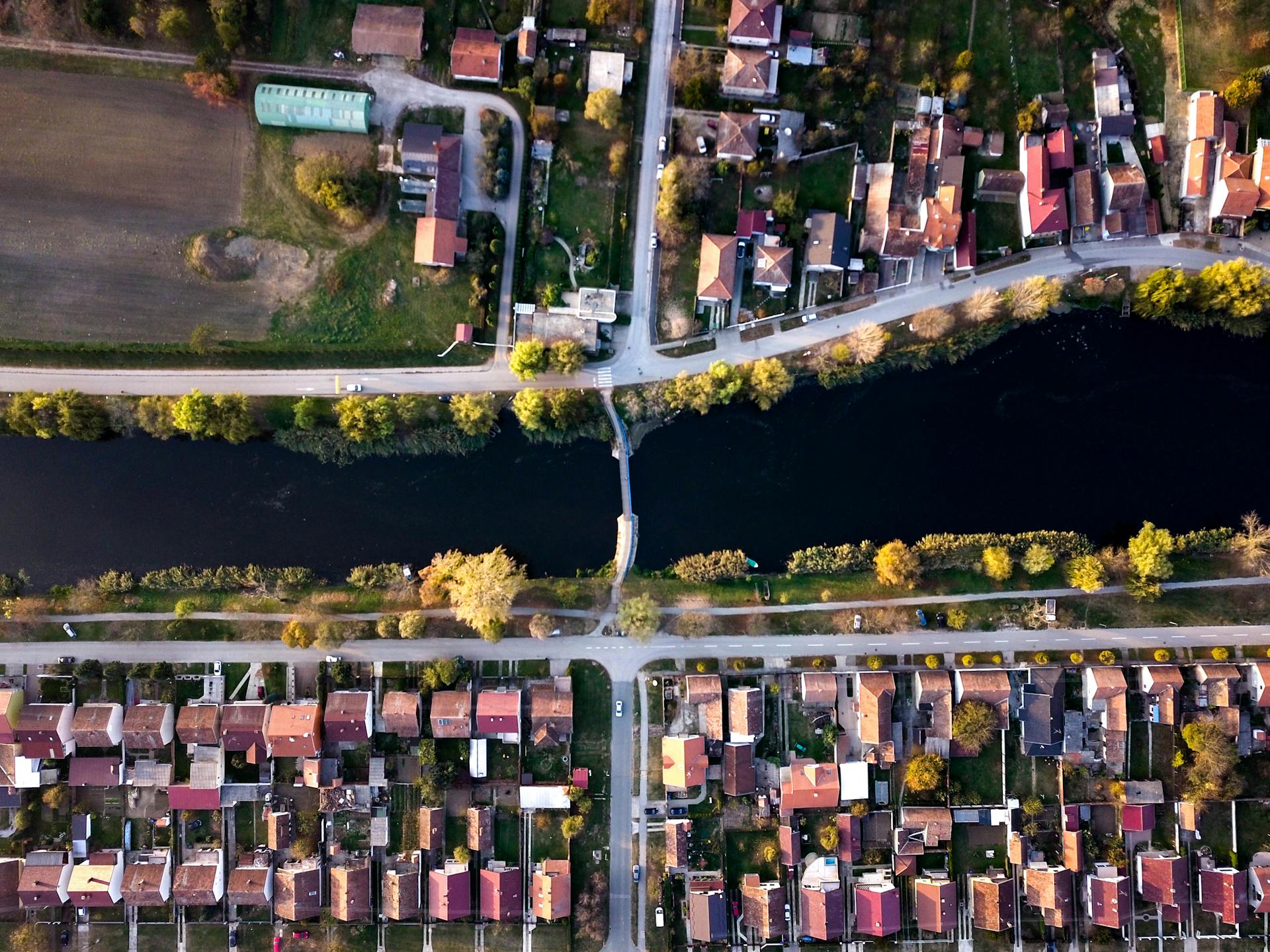 Houses near a river